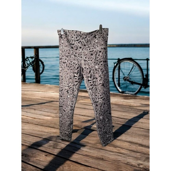 Athleta Pants - ATHLETA HIGH STRETCH ELATION TEXTURED TIGHT LEGGINGS WOM